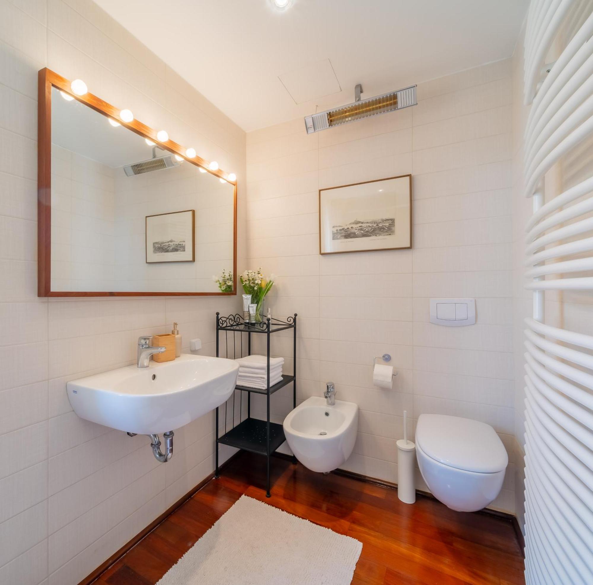 Old Town Seabreeze Residence โรวีน ภายนอก รูปภาพ