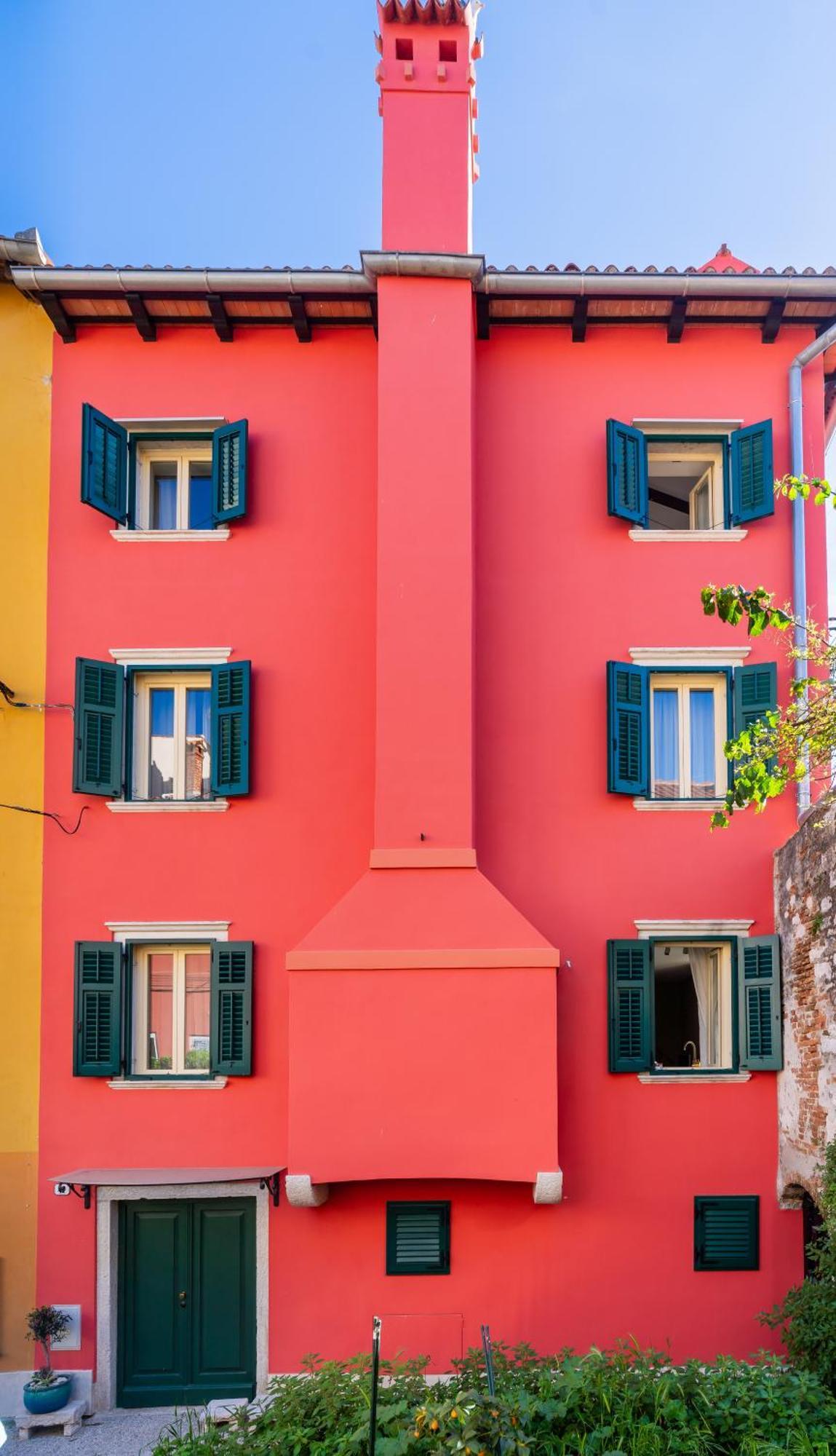 Old Town Seabreeze Residence โรวีน ภายนอก รูปภาพ